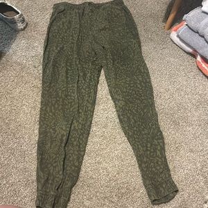 Green cheetah print joggers, size medium, nicole miller